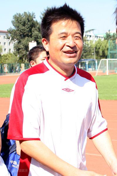羽泉黄金十年球赛 毕福剑守门众明星赴会【图】