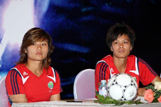 图文:韦唯推出女足官方主题歌-季婷 李洁