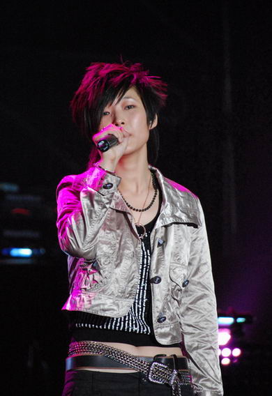 娇娇与周华健李宗盛同台 获前辈悉心指导(组图