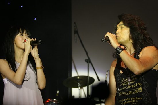 迪克牛仔首张原创专辑《风飞沙》首场会【图】