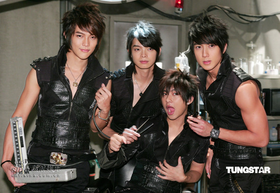 图文:飞轮海拍MV--飞轮海搞笑