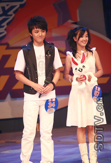 图文:联盟歌会全国总决赛--张全博杨梓