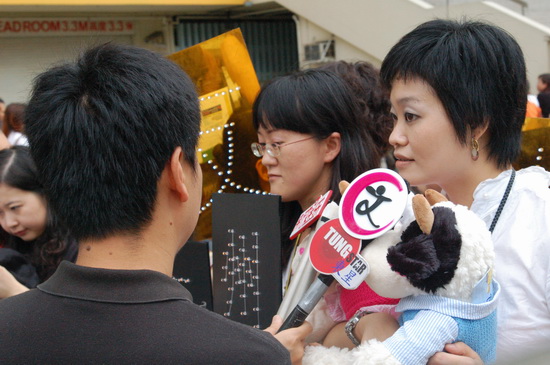 图文：张学友香港个唱取消--歌迷祝福学友