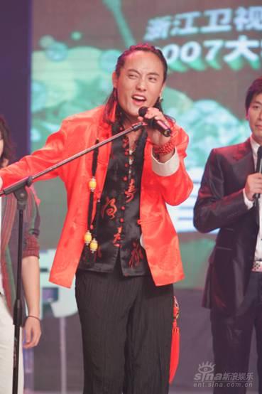 组图:督导选手歌曲接龙 风趣搞笑娱乐现场观众