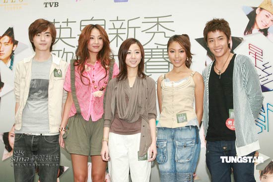 图文:英皇新秀大赛记者会-郑希怡泳儿钟舒漫