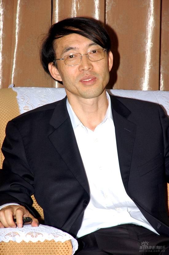 图文:王益创作《神州颂》受好评 闯入作曲界_影音娱乐_新浪网