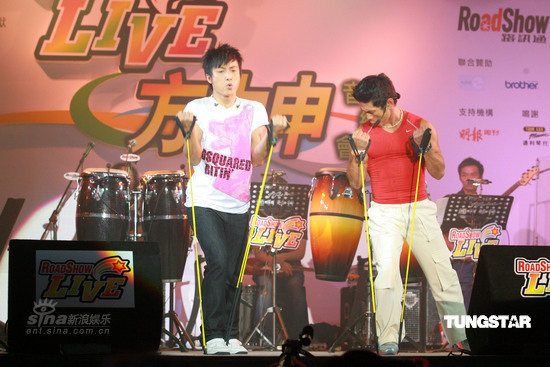 图文：方力申演唱会--方力申杜德智表演