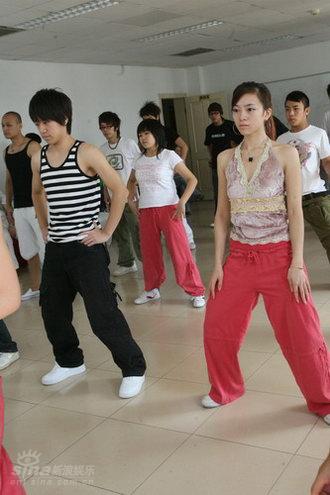 图文:全国24强培训花絮--基本舞步训练_影音娱