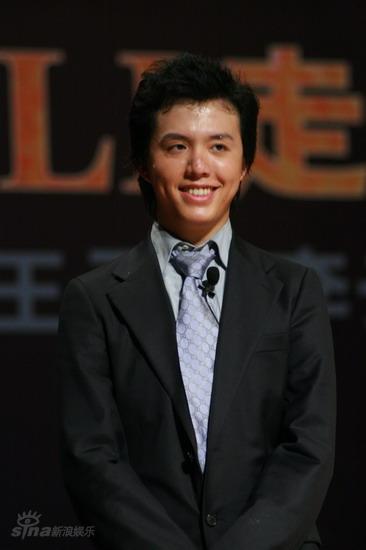 图文:李云迪北大之行--李云迪汗如雨下