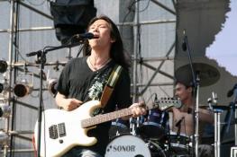 ����ѩɽ���ֽ�ʢ��Ļ�޽�ѹ�������ݳ�(ͼ)