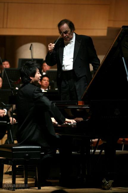 郎朗携手夏尔-迪图瓦 国际音乐节再奏高潮【图】