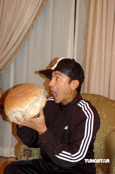 刘德华哈尔滨巡演冻到口麻痹 落下男儿泪【图】