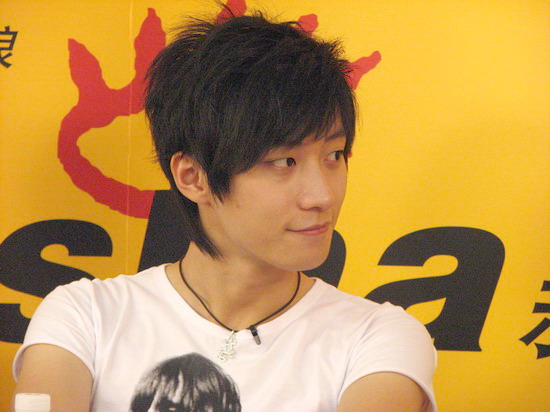 图文:KIMI乔任梁独家做客--生日惊喜无数