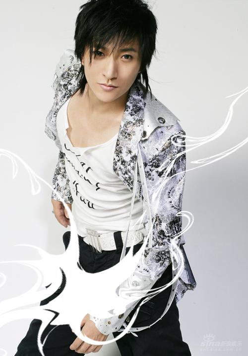 李炳辰推出新歌 掀起流行音乐复古风潮(组图)