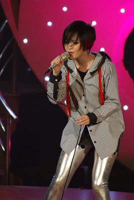 范晓萱携乐团强势突破 内地歌迷力挺火爆(组图