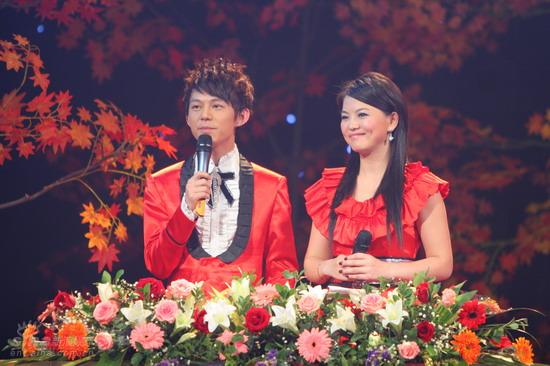 图文：《十月放歌》第三场--何炅李湘