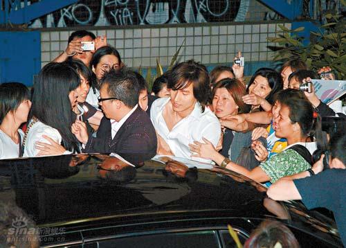 图文：周渝民台北签唱会-言承旭出现混乱不堪