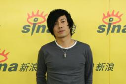 郑钧新碟献给音乐知己并不是苦难才带来灵感