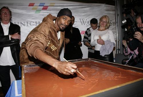 图文:MTV欧洲音乐大奖发布会 Snoop Dogg签