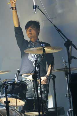 飞行者热动上海滩 AK47乐队刁磊前去助演(组图)