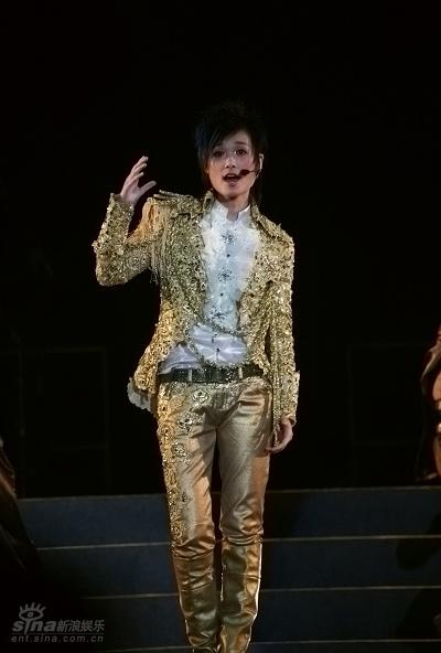 图文：李宇春广州巡演-炯炯有神