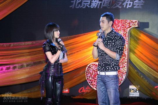 图文：蔡依林北京发片-李晨现场主持