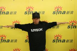 张震岳与热狗做客聊个唱自信音乐感染力强(图)