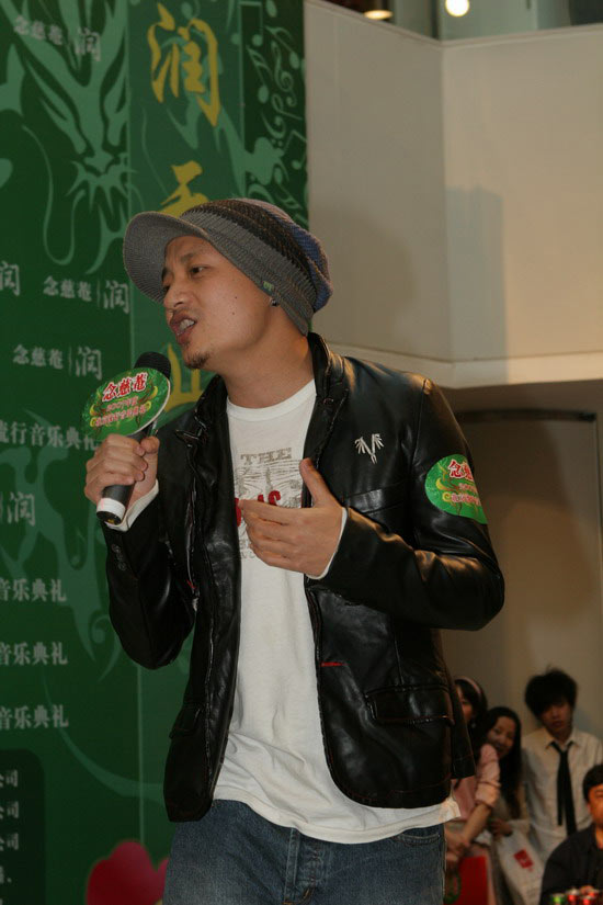 组图:韩雪熊汝霖等欢唱中歌榜 李慧珍激情释放