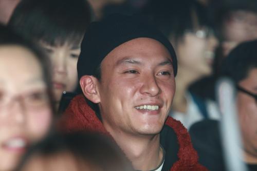 组图：林志玲捧场张震岳演唱会周笔畅静坐台下