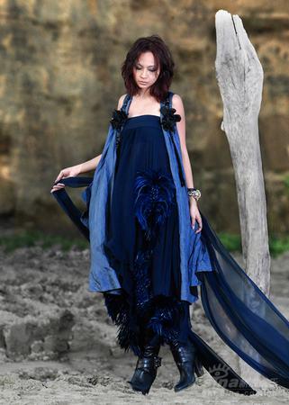 图文:fir乐团新专辑写真-主唱飞儿造型飘逸