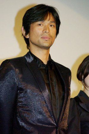 江口洋介参加披头士忌日演出读歌词