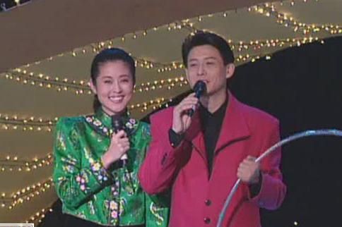 51岁原央视主持人程前近照曝光 被赞冻龄|程前|春晚|央视_新浪娱乐_新浪网