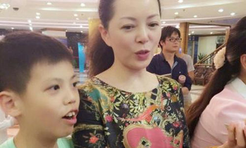 汪涵前女友仇晓10岁儿子近照可爱