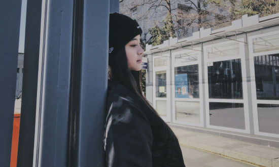 年仅17岁的欧阳娜娜凭什么赚了9000万？