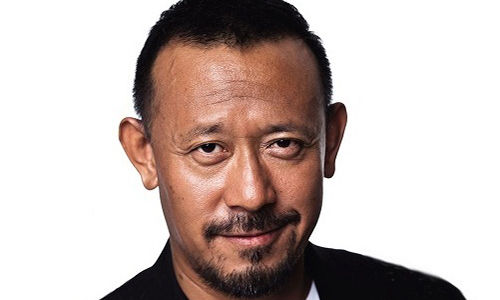 俯视众生的姜文给“愚蠢”上课