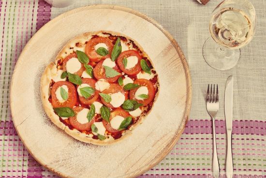 玛格丽特披萨(Pizza Margarita),图片来源:Arnar Páll Birgisson 玛格丽特披萨(Pizza Margarita),图片来源:Arnar Páll Birgisson
