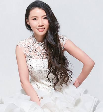 怡心 装嫩原来可以如此自然