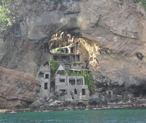 Moonhole Moonhole