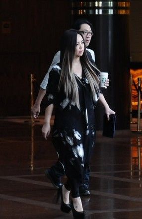 阿妹选择黑色打底裤 阿妹选择黑色打底裤
