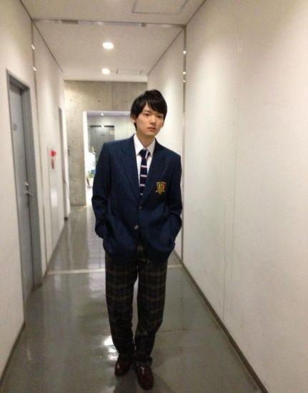 斯文俊朗的学长装扮 斯文俊朗的学长装扮
