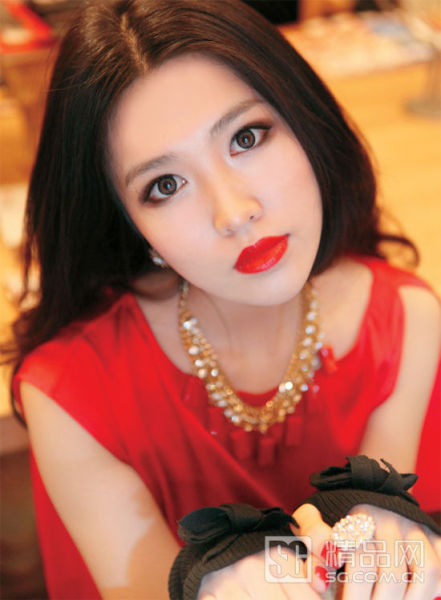 鸢尾金子 自由职业