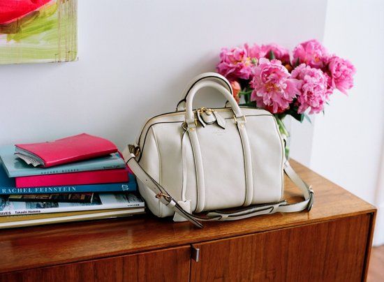 有Logo的sofia coppola for louis vuitton手袋取代speedy 30成为LV热销品中的新宠