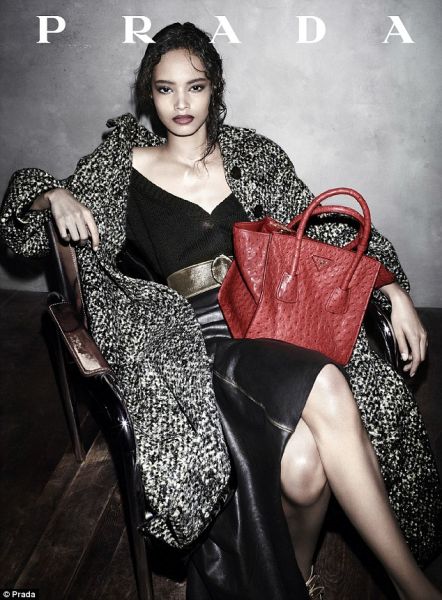 Prada 19年来首次启用黑人模特拍摄广告 Prada 19年来首次启用黑人模特拍摄广告