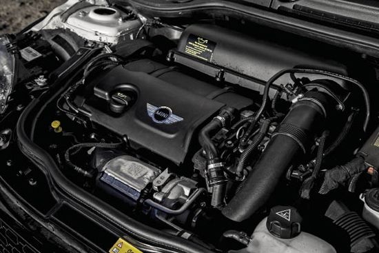 MINI COOPER S敞篷版的发动机