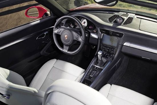 保时捷911 Carrera S敞篷版驾驶舱