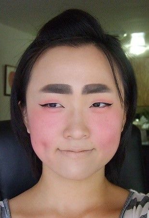 画黛眉(图片来源:gatita的部落格)