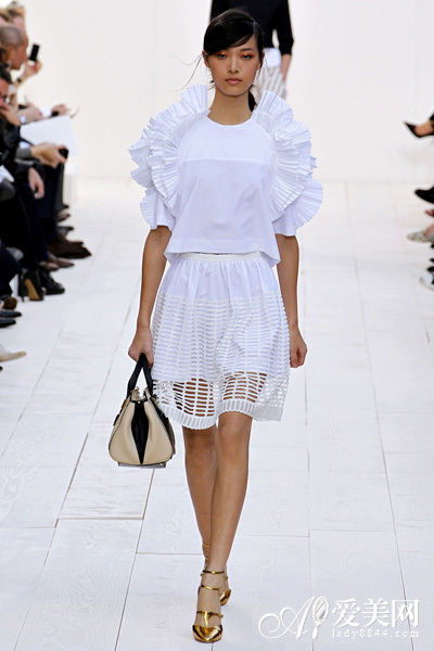 Chloe 2013春夏系列徐璐 PK 郭采洁:A字背心伞裙