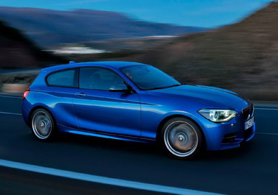 M135i 最大可产生 320 匹马力,比 1 系 M coupe 低 20 马力, 百公里加速时间为 4.9 秒。