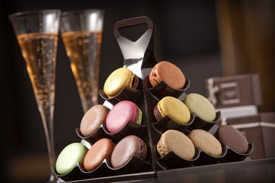 Macaron Pyramid 法式杏仁饼金字塔(港币640元)