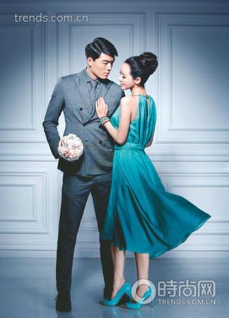 新郎:灰色西服套装衬衫及领带/BOTTEGA VENETA
